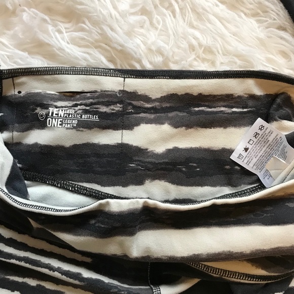 Nike Capri Black/white zebra stripe - Picture 3 of 4